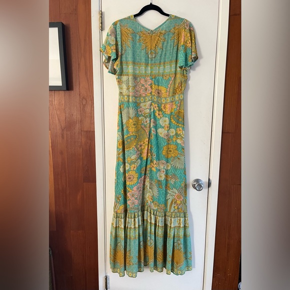 Nine Lives Bazaar Soleil Dress in Hawaii - Picture 3 of 7